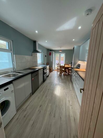 6 Bedroom Terraced House To Rent In Brading Road, Brighton, East Sussex, BN2