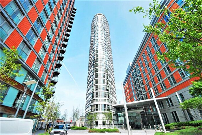Flat To Rent In Ontario Tower, Fairmont Avenue, E14