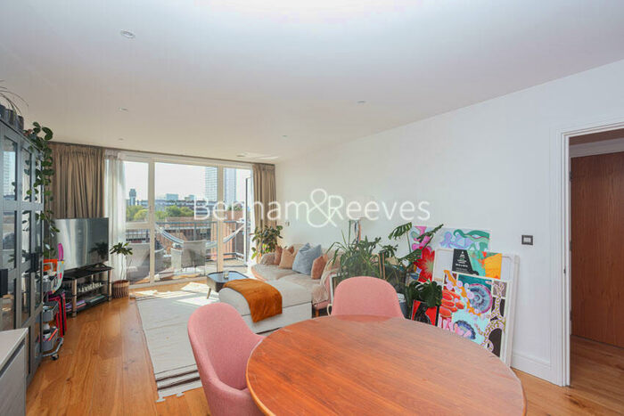 2 Bedroom Apartment To Rent In Winchester Square, London, SE8