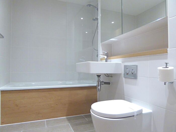 2 Bedroom Apartment To Rent In Hewitt, Alfred Street, Reading, RG1