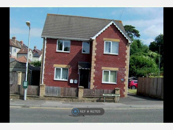 1 Bedroom Flat To Rent In Lodge Gardens, Yeovil, BA20