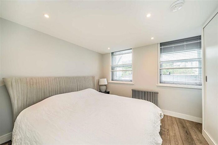1 Bedroom Flat To Rent In Charlotte Street, London, W1T
