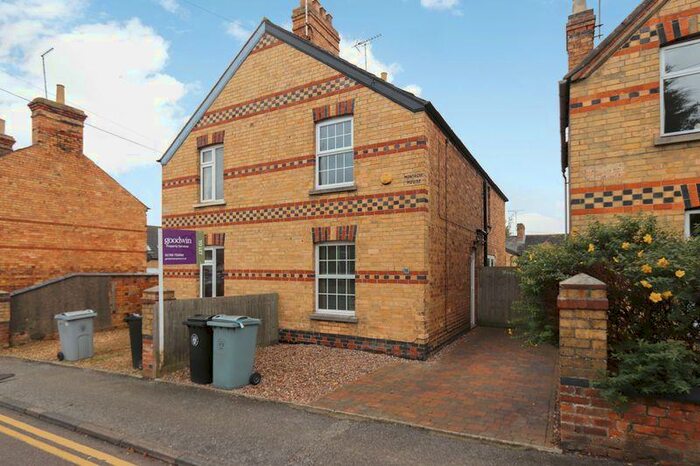 3 Bedroom Semi-Detached House To Rent In Radcliffe Road, Stamford, PE9