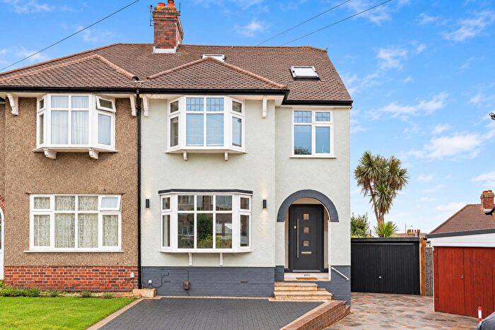 4 Bedroom Semi Detached House For Sale In Grennell Close, Sutton, SM1