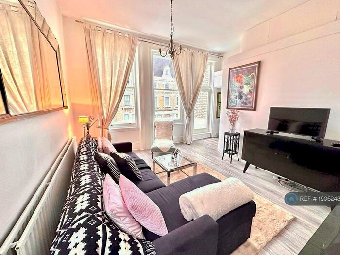 1 Bedroom Flat To Rent In Redcliffe Square, London, SW10