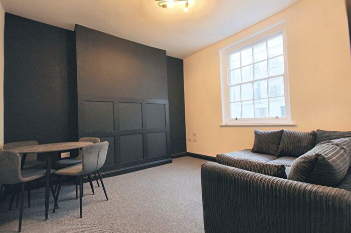 6 Bedroom Detached House To Rent In Oxford Street, Gloucester, GL1