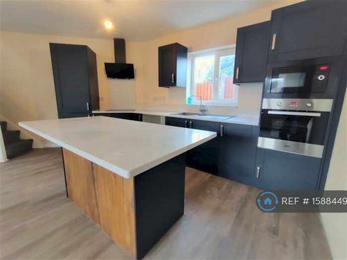 1 Bedroom Semi-Detached House To Rent In Oakfield, Stourbrige, DY9