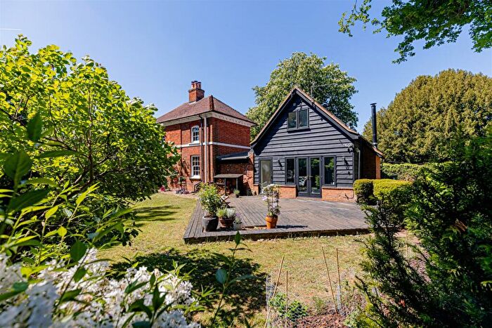 4 Bedroom Detached House For Sale In Church Road, Henlow, SG16