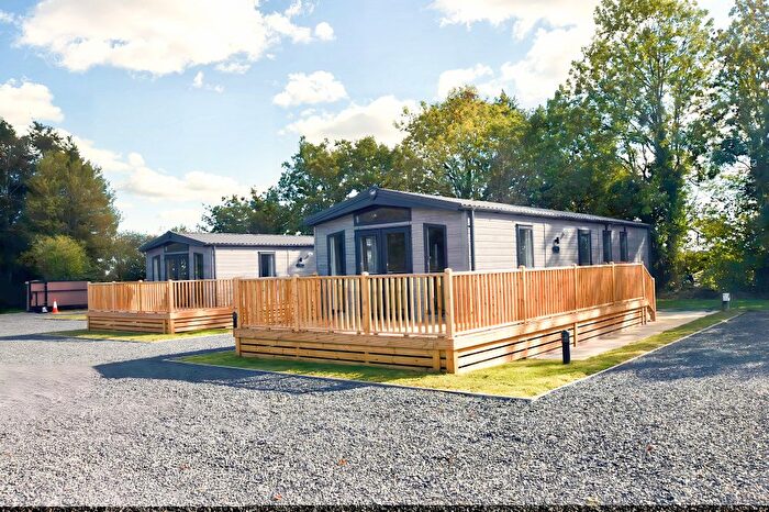 2 Bedroom Mobile/park Home For Sale In The Yelves, Hinstock, Market Drayton, TF9