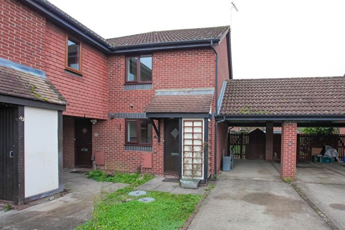 2 Bedroom End Of Terrace House To Rent In Gibson Close, Abingdon, OX14