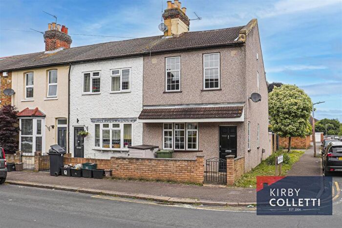 2 Bedroom Detached House To Rent In Prospect Road, Cheshunt, Herts, EN8