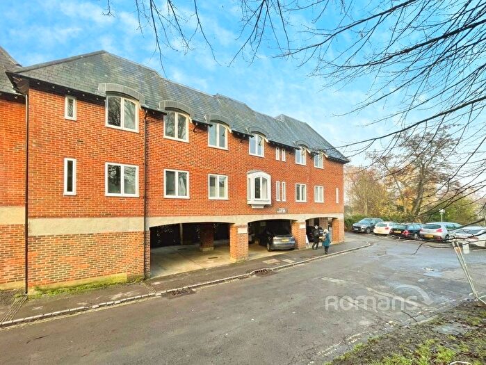 2 Bedroom Flat For Sale In Wharf Hill, Winchester, Hampshire, SO23