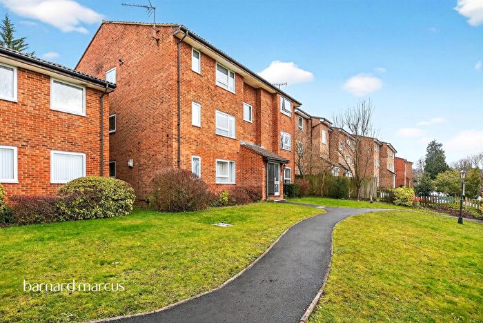 1 Bedroom Flat For Sale In Montana Close, South Croydon, CR2