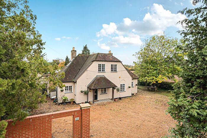 6 Bedroom Detached House For Sale In Marlow Road, Bourne End, SL8