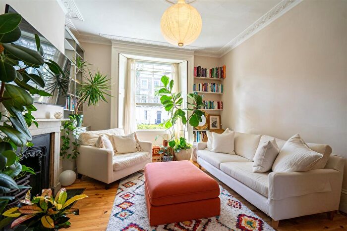 1 Bedroom Flat To Rent In Albert Street, Regents Park, NW1