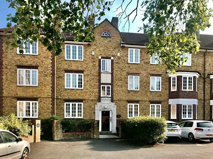 2 Bedroom Flat To Rent In Frogmore, Tower Court Frogmore, SW18