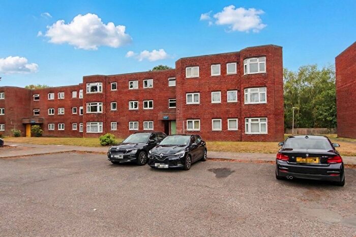 2 Bedroom Flat For Sale In Ethelred Close, Four Oaks, B74