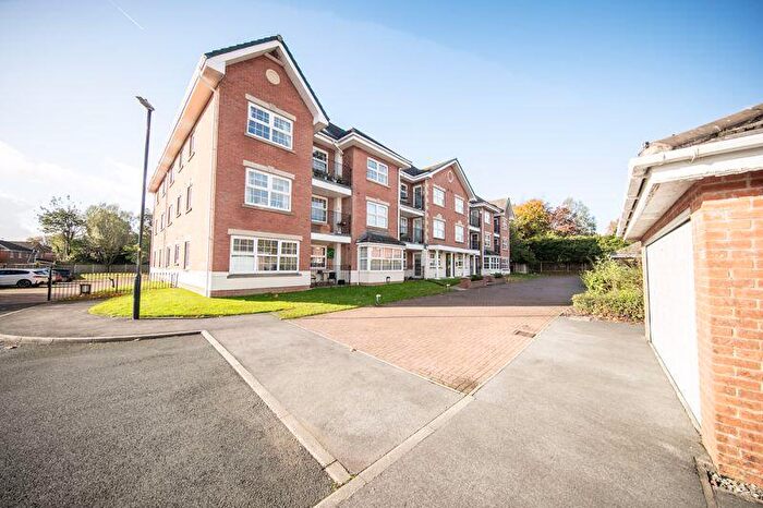 2 Bedroom Flat For Sale In Apartment, Manor Apartments, Poulton Gardens, Poulton-le-Fylde, Lancs, FY6
