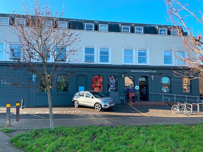 2 Bedroom Flat To Rent In Kings Road, Kingston Upon Thames, KT2