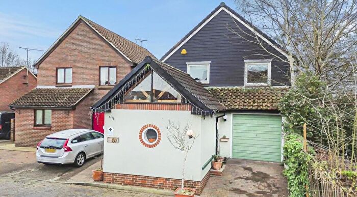 4 Bedroom Detached House For Sale In Roxwell Avenue, Chelmsford, CM1