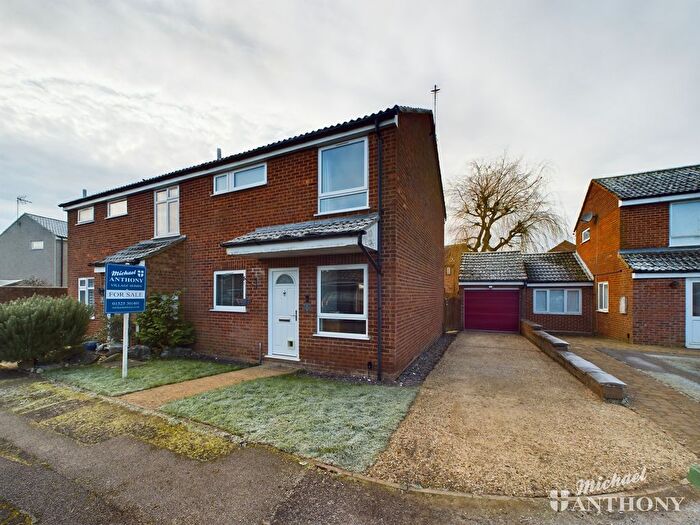 3 Bedroom Semi-Detached House For Sale In Little Mollards, Wingrave, Buckinghamshire, HP22