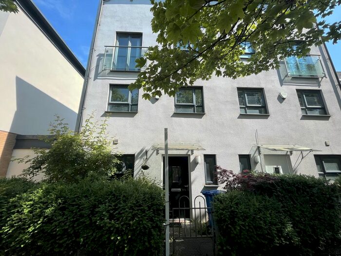 4 Bedroom Terraced House To Rent In Broughton Lane, Salford, M7