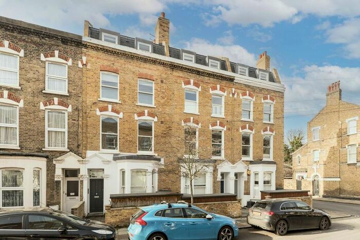 2 Bedroom Flat To Rent In Concanon Road, London, SW2