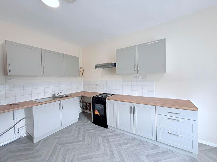 4 Bedroom Maisonette To Rent In Orford Avenue, Nottingham, NG11