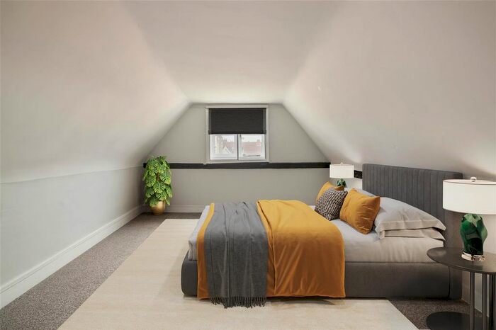 3 Bedroom Flat To Rent In Opposite The Cathedral, Norwich, NR3