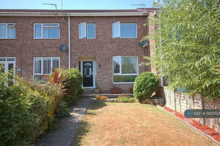 3 Bedroom Terraced House To Rent In Whitecroft Way, Bristol, BS15