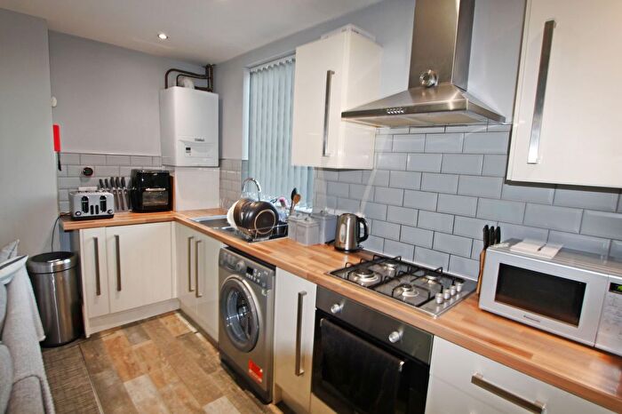 2 Bedroom Flat To Rent In Eleanor Street, Widnes, WA8
