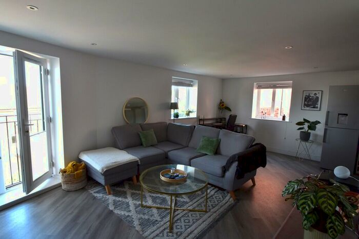 1 Bedroom Apartment To Rent In New Lane, Havant, PO9