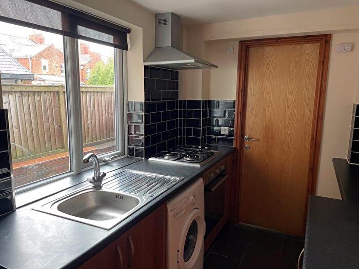 1 Bedroom Flat To Rent In Prices Lane, Wrexham, LL11
