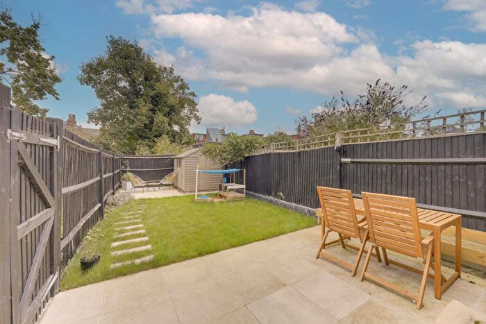 2 Bedroom End Of Terrace House For Sale In Levendale Road, Forest Hill, London, SE23