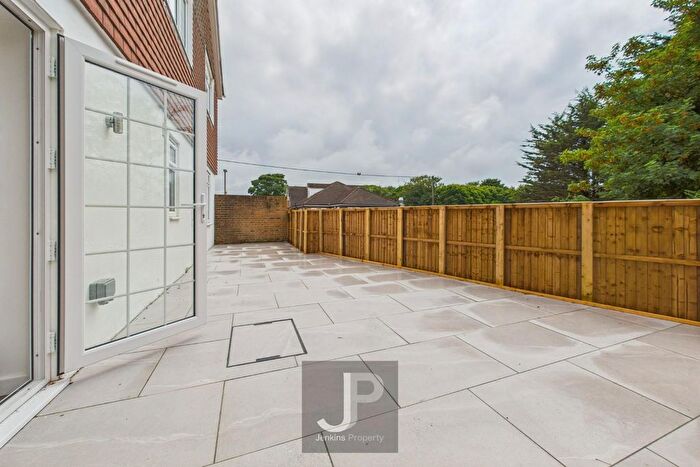 1 Bedroom Property To Rent In St. Marys Drive, Benfleet, SS7