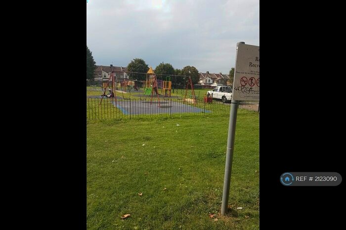 2 Bedroom Maisonette To Rent In St Mark Avenue, Northfleet, DA11