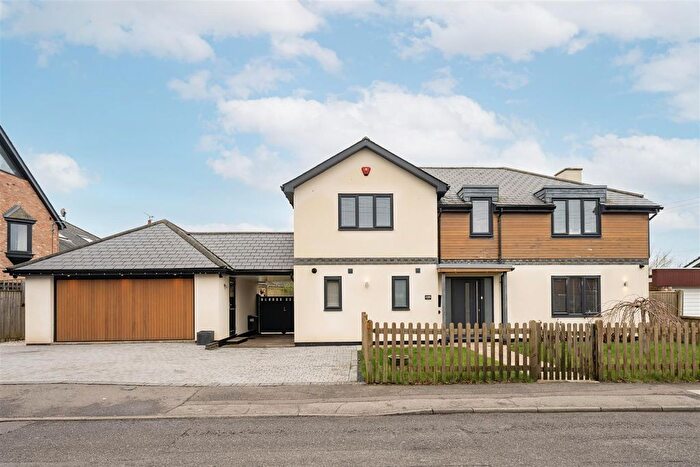 4 Bedroom Detached House For Sale In Mill Road, Burgess Hill, RH15