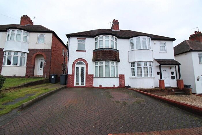 3 Bedroom Semi-Detached House To Rent In Fairford Road, Kingstanding, Birmingham, B44