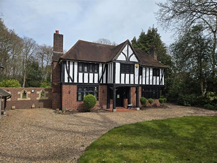 5 Bedroom Detached House For Sale In Croydon Road, Keston, BR2