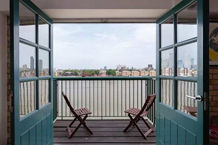 2 Bedroom Flat For Sale In Wapping Wall, London, E1W