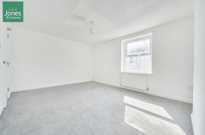3 Bedroom Maisonette To Rent In Gratwicke Road, Worthing, West Sussex, BN11