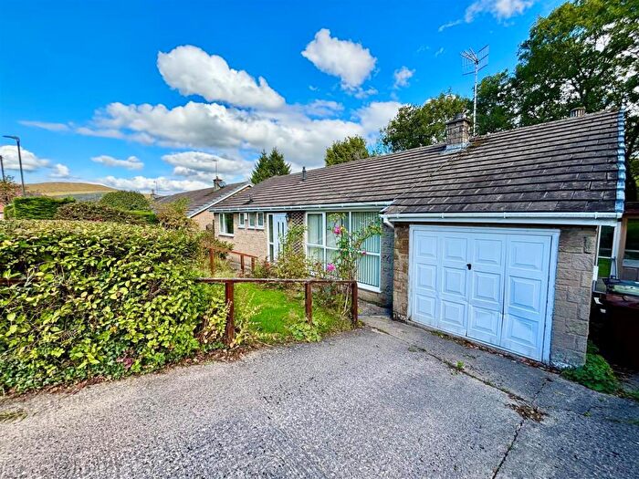 3 Bedroom Bungalow For Sale In Oaks Avenue, Hayfield, High Peak, SK22