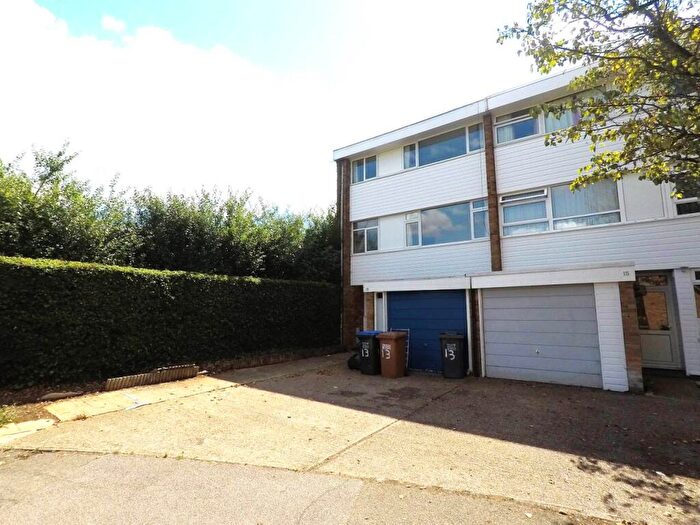 6 Bedroom House For Sale In Wood Vale, Hatfield, Hertfrodshire, AL10