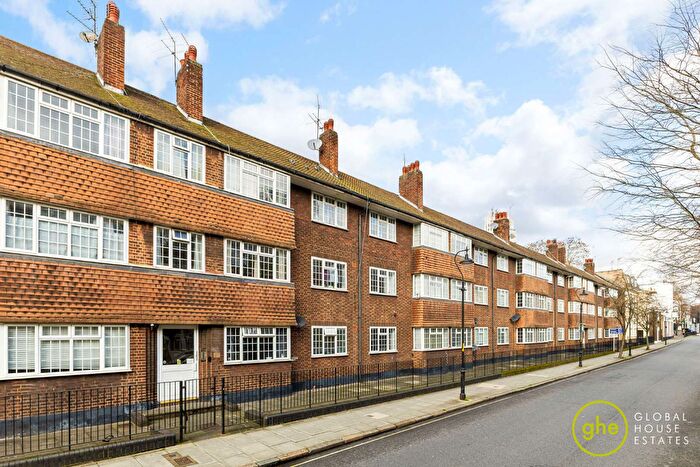 2 Bedroom Flat For Sale In St George's Court, Elephant And Castle, London, SE1