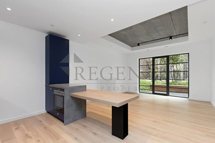 1 Bedroom Apartment To Rent In Agar House, Orchard Place, E14