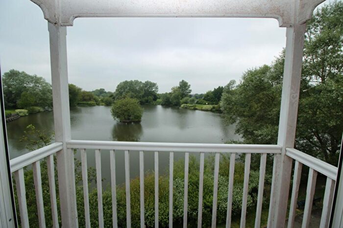 2 Bedroom Flat To Rent In Guillemot Way, Aylesbury, HP19