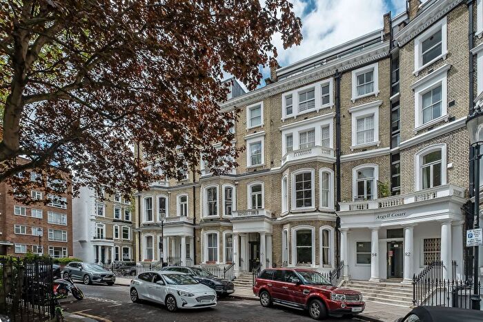 1 Bedroom Flat For Sale In Lexham Gardens, London, W8
