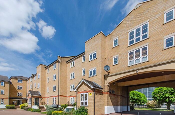 2 Bedroom Flat To Rent In Wheat Sheaf Close, Isle Of Dogs, London, E14