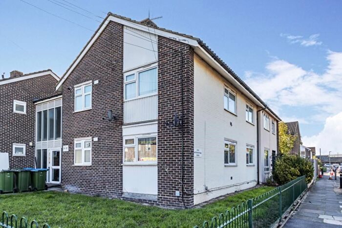 2 Bedroom Flat To Rent In Mottisfont Road, London, SE2