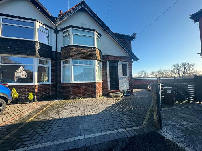 3 Bedroom Semi Detached House For Sale In Sunningdale Drive, Prestwich, M25